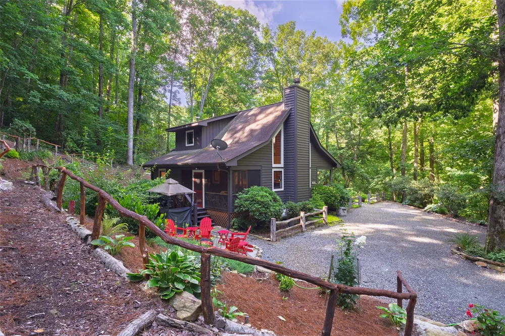 195 Hanging Rock Road Glenville, NC 28736