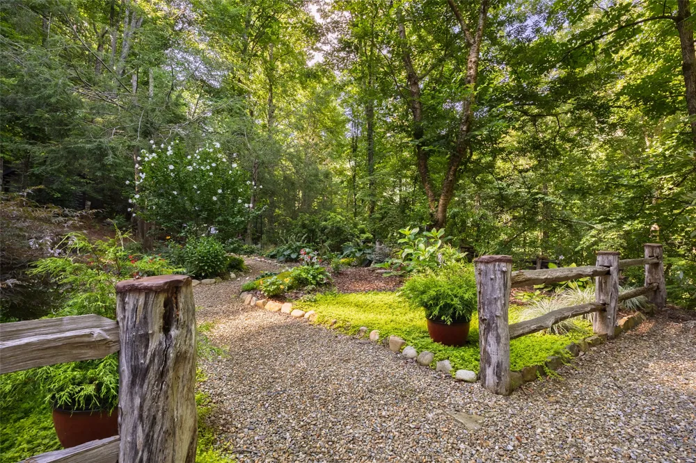 195 Hanging Rock Road Glenville, NC 28736
