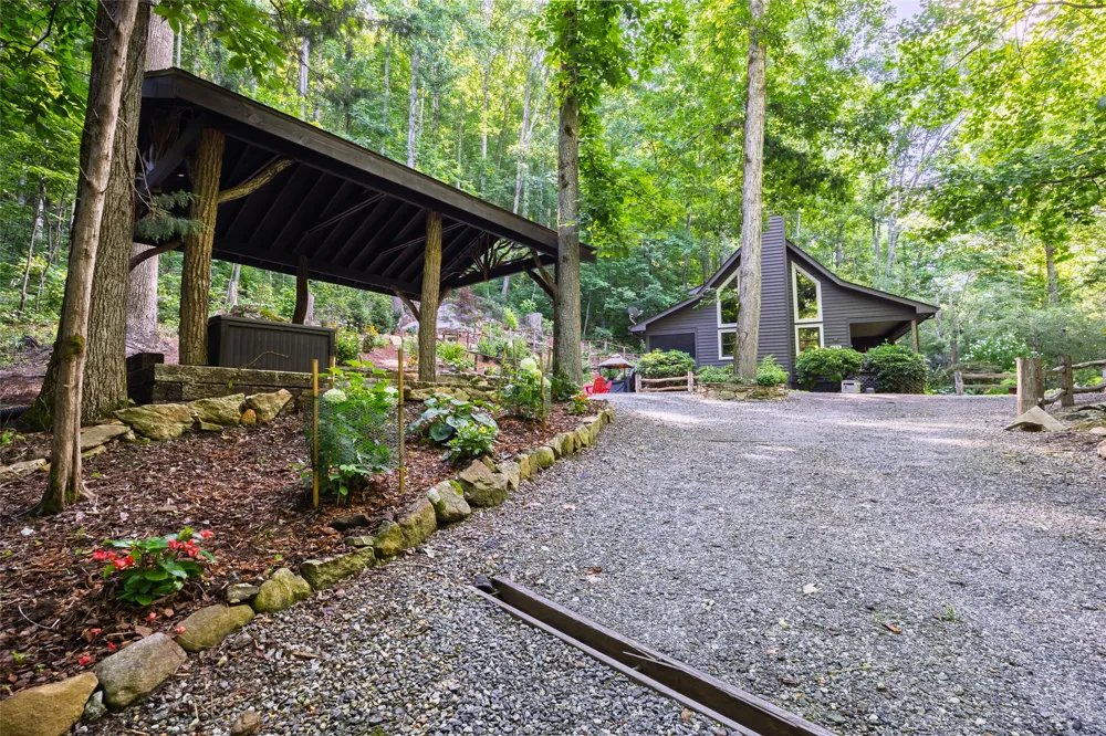 195 Hanging Rock Road Glenville, NC 28736
