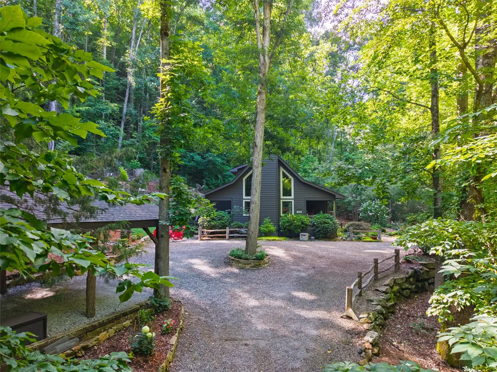 195 Hanging Rock Road Glenville, NC 28736