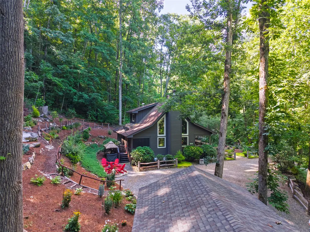 195 Hanging Rock Road Glenville, NC 28736