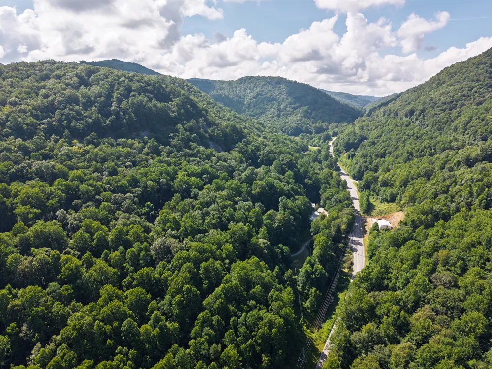 195 Hanging Rock Road Glenville, NC 28736
