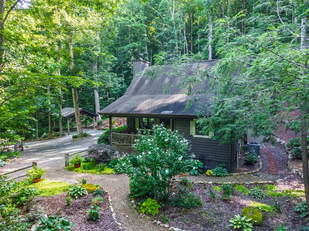 195 Hanging Rock Road Glenville, NC 28736