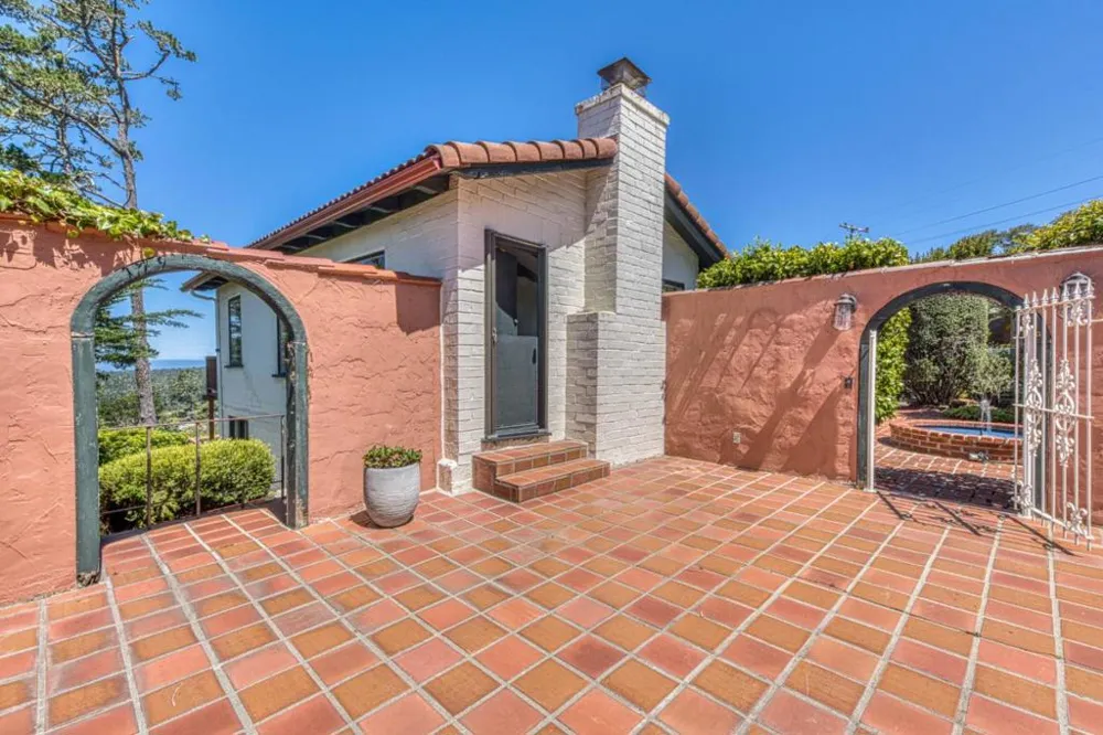 24489 San Mateo Avenue Carmel, CA 93923