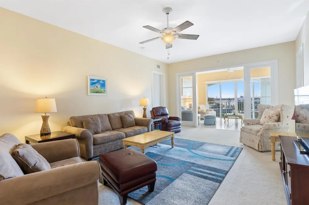 33 Harbour Isle Drive W #201 Fort Pierce, FL 34949