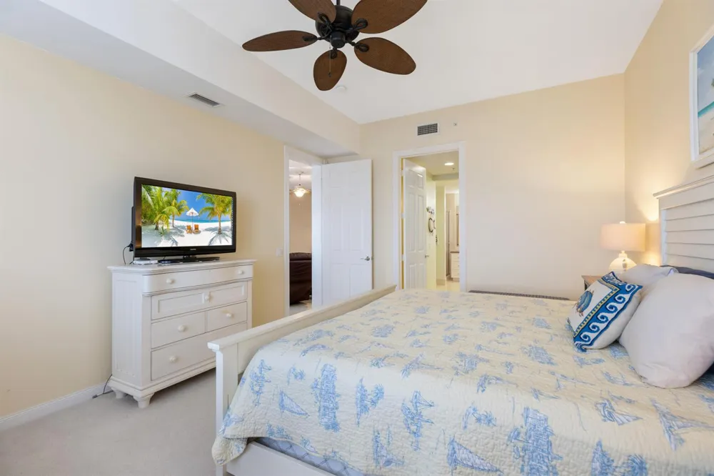 33 Harbour Isle Drive W #201 Fort Pierce, FL 34949