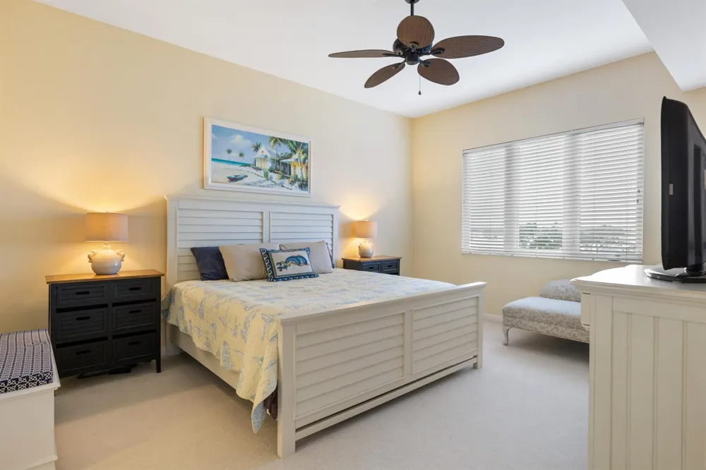 33 Harbour Isle Drive W #201 Fort Pierce, FL 34949
