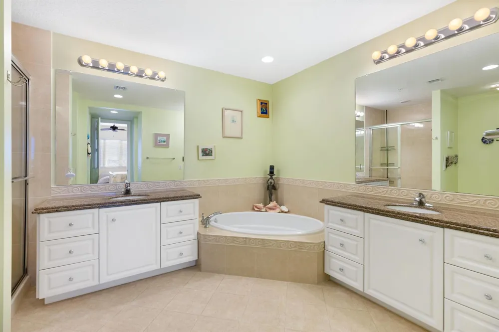 33 Harbour Isle Drive W #201 Fort Pierce, FL 34949