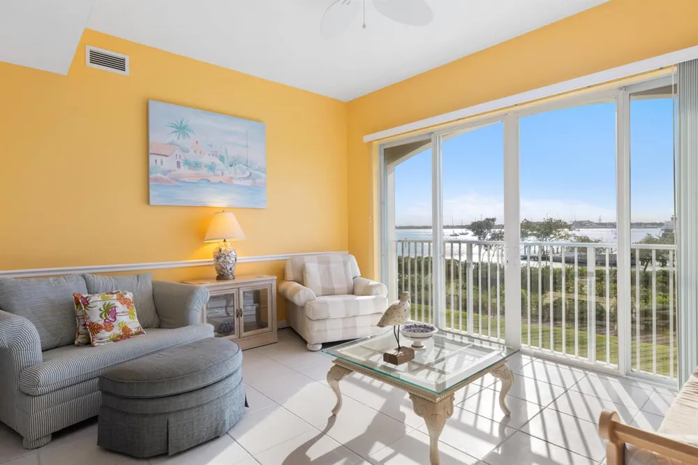 33 Harbour Isle Drive W #201 Fort Pierce, FL 34949