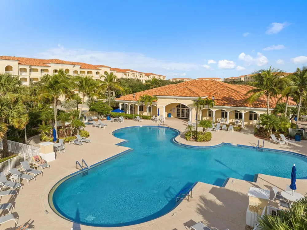 33 Harbour Isle Drive W #201 Fort Pierce, FL 34949