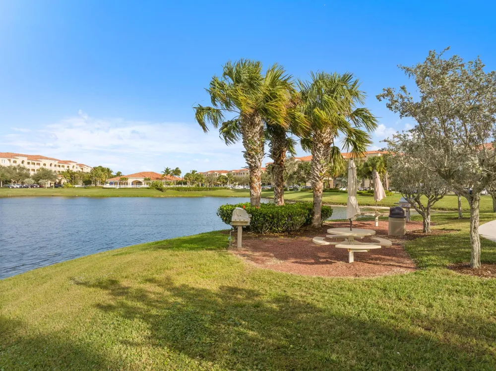 33 Harbour Isle Drive W #201 Fort Pierce, FL 34949