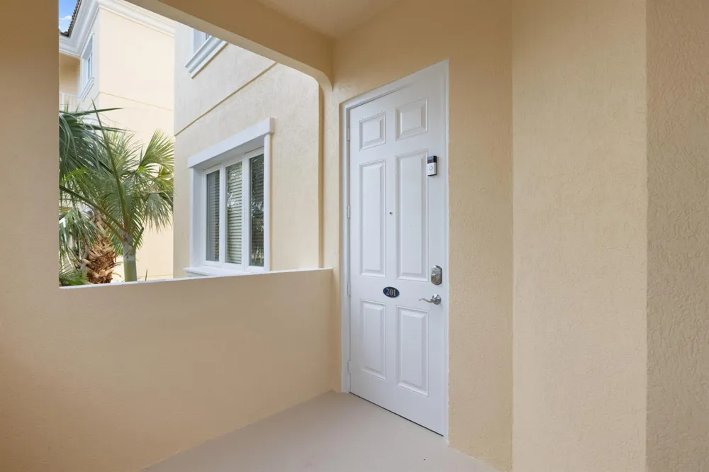 33 Harbour Isle Drive W #201 Fort Pierce, FL 34949
