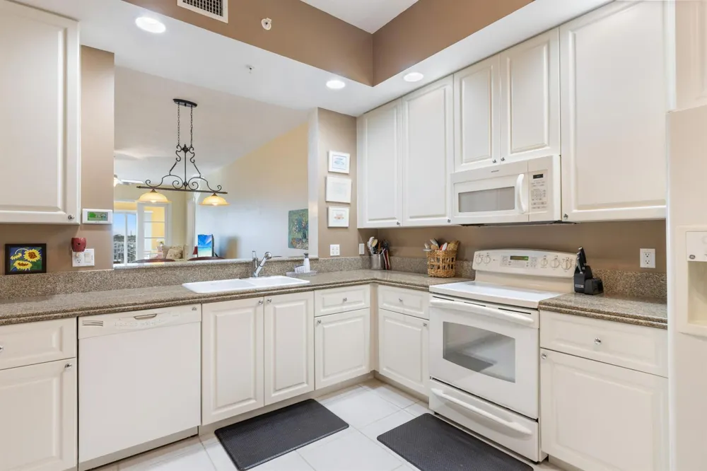 33 Harbour Isle Drive W #201 Fort Pierce, FL 34949