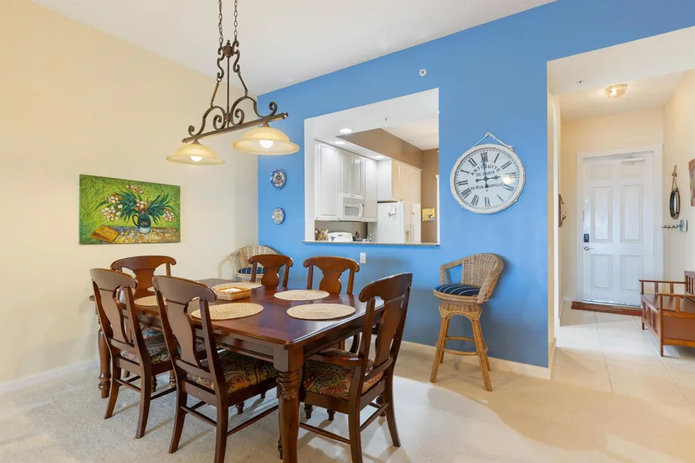 33 Harbour Isle Drive W #201 Fort Pierce, FL 34949