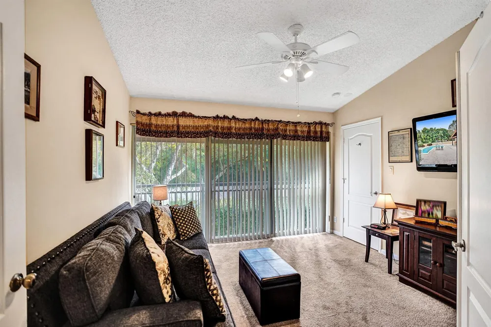 4941 Riverside Drive Coral Springs, FL 33067