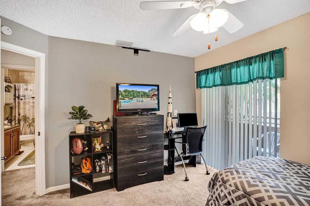 4941 Riverside Drive Coral Springs, FL 33067