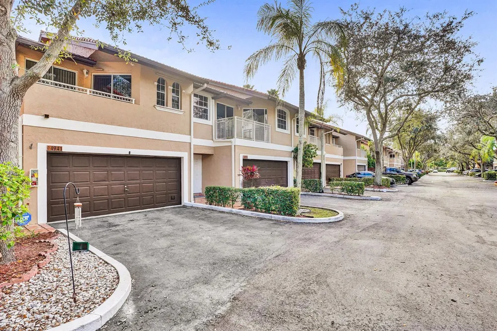 4941 Riverside Drive Coral Springs, FL 33067