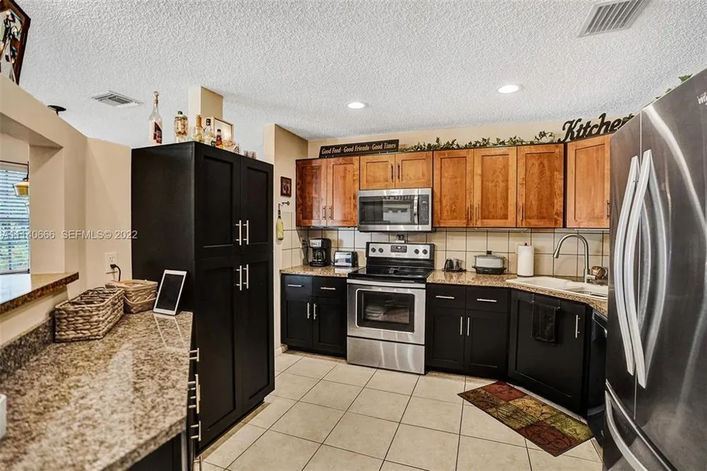 4941 Riverside Drive Coral Springs, FL 33067
