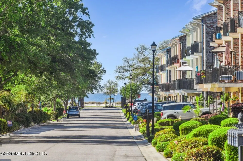30 Oak Alley Lane Long Beach, MS 39560