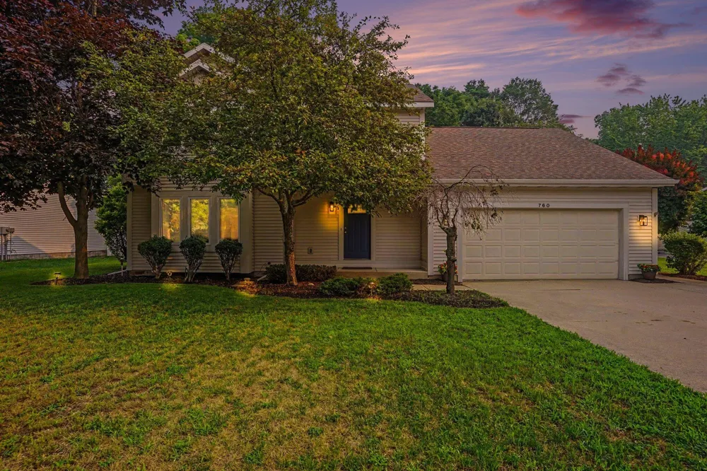 760 Brookridge Drive Norton Shores, MI 49441