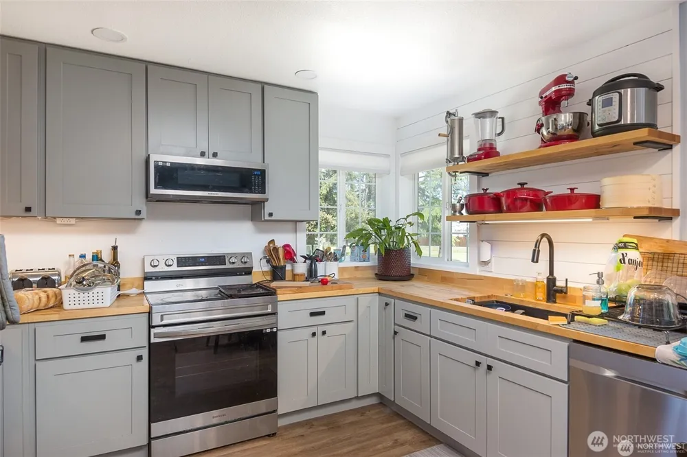 11 Stone Road Sequim, WA 98382