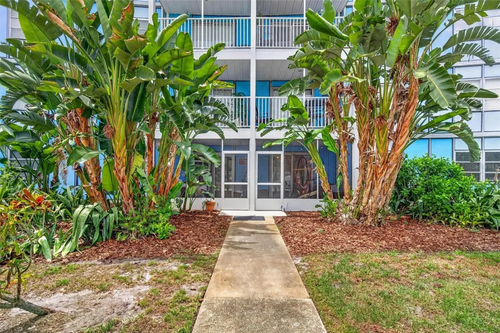 3315 58TH AVENUE S #105 St Petersburg, FL 33712