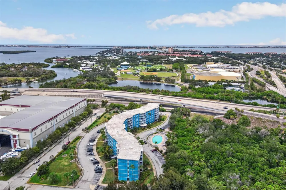 3315 58TH AVENUE S #105 St Petersburg, FL 33712