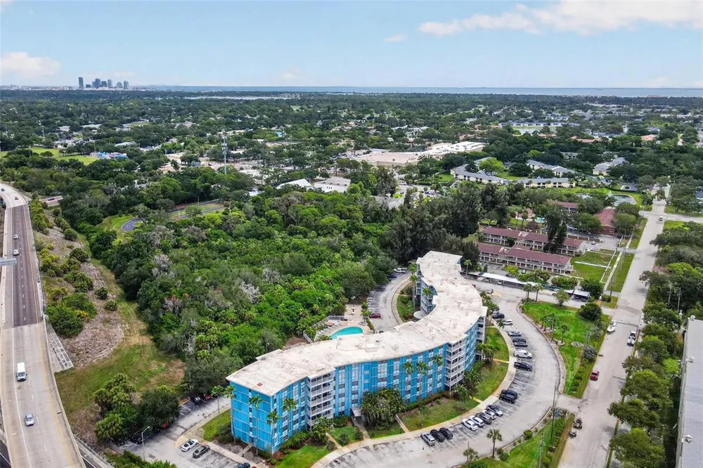 3315 58TH AVENUE S #105 St Petersburg, FL 33712