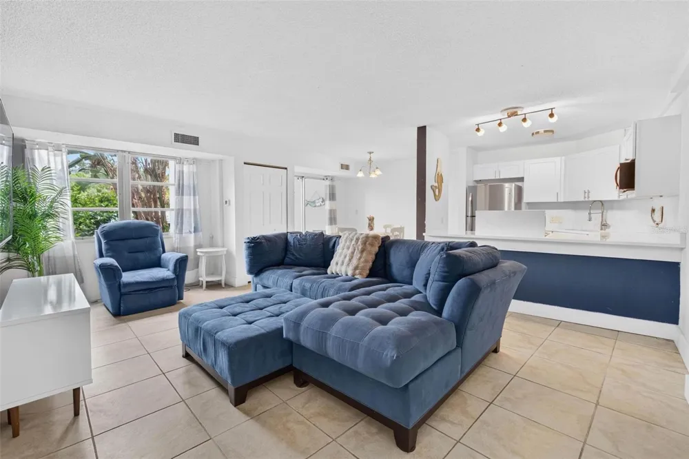 3315 58TH AVENUE S #105 St Petersburg, FL 33712