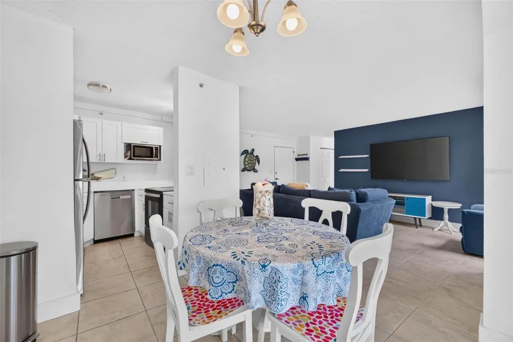3315 58TH AVENUE S #105 St Petersburg, FL 33712