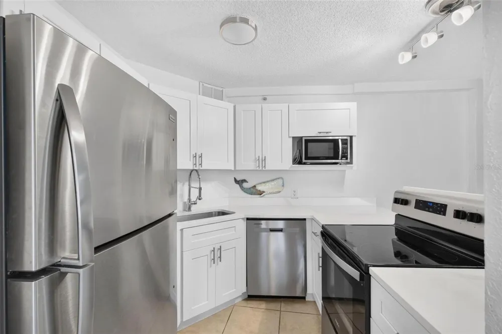 3315 58TH AVENUE S #105 St Petersburg, FL 33712