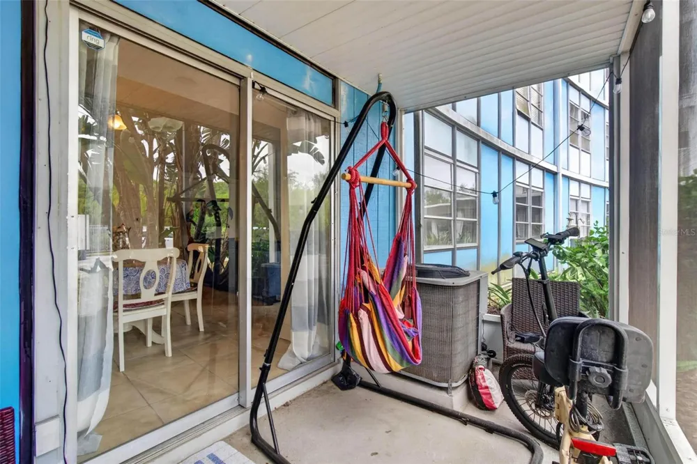 3315 58TH AVENUE S #105 St Petersburg, FL 33712