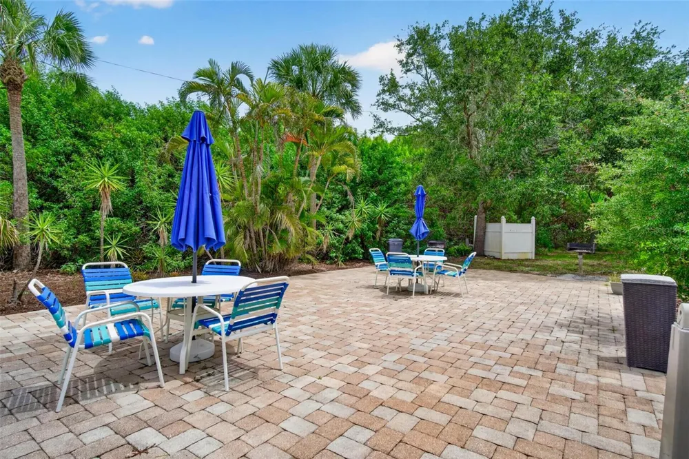 3315 58TH AVENUE S #105 St Petersburg, FL 33712