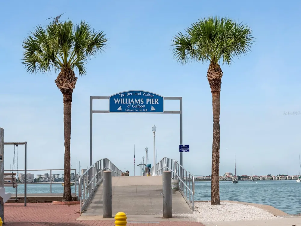 5939 9TH AVENUE S Gulfport, FL 33707