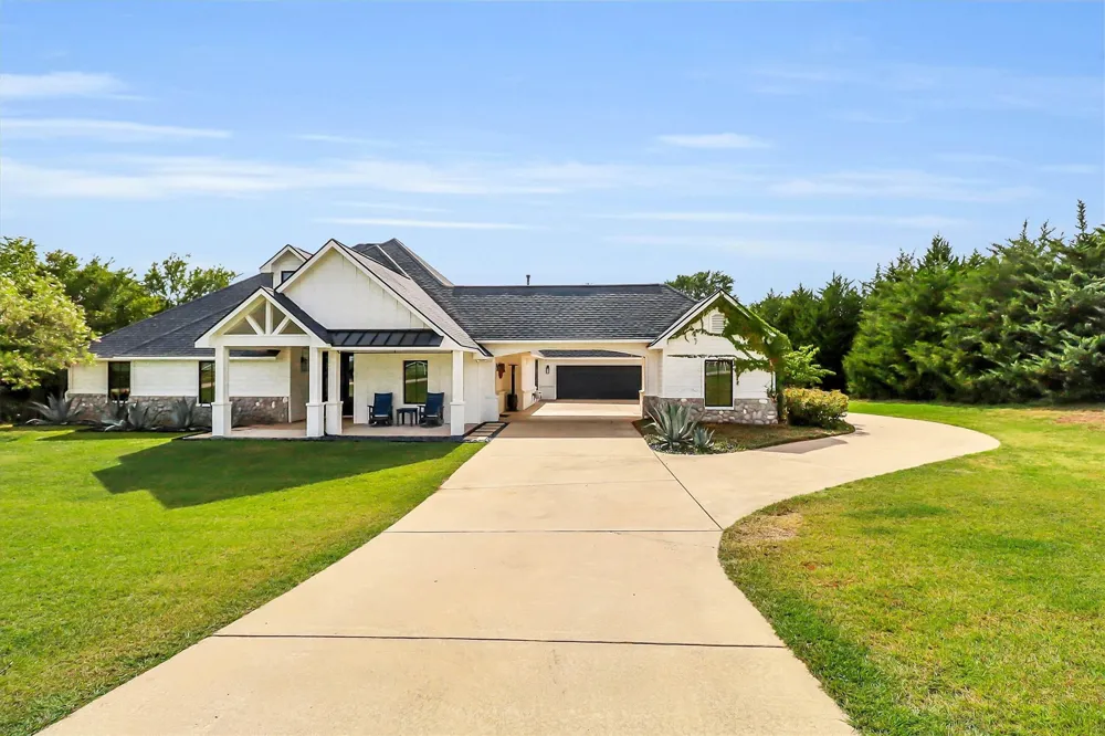 1901 Spring Mountain Road Cross Roads, TX 76227