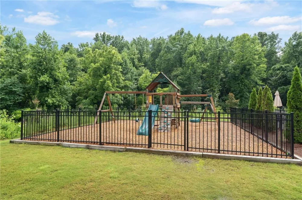 350 Timberland Ave Dawsonville, GA 30534