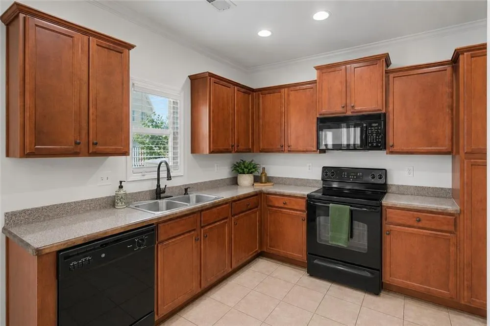 17 Redwood Drive Adairsville, GA 30103