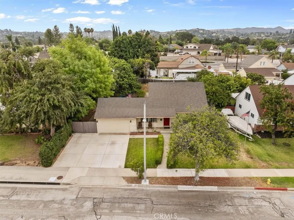 1858 E Edgecomb Street Covina, CA 91724