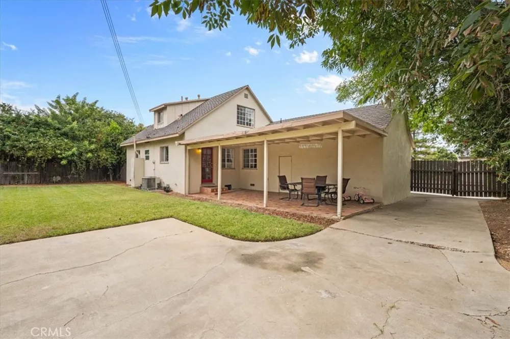1858 E Edgecomb Street Covina, CA 91724