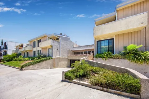 11834 Gilmore #16