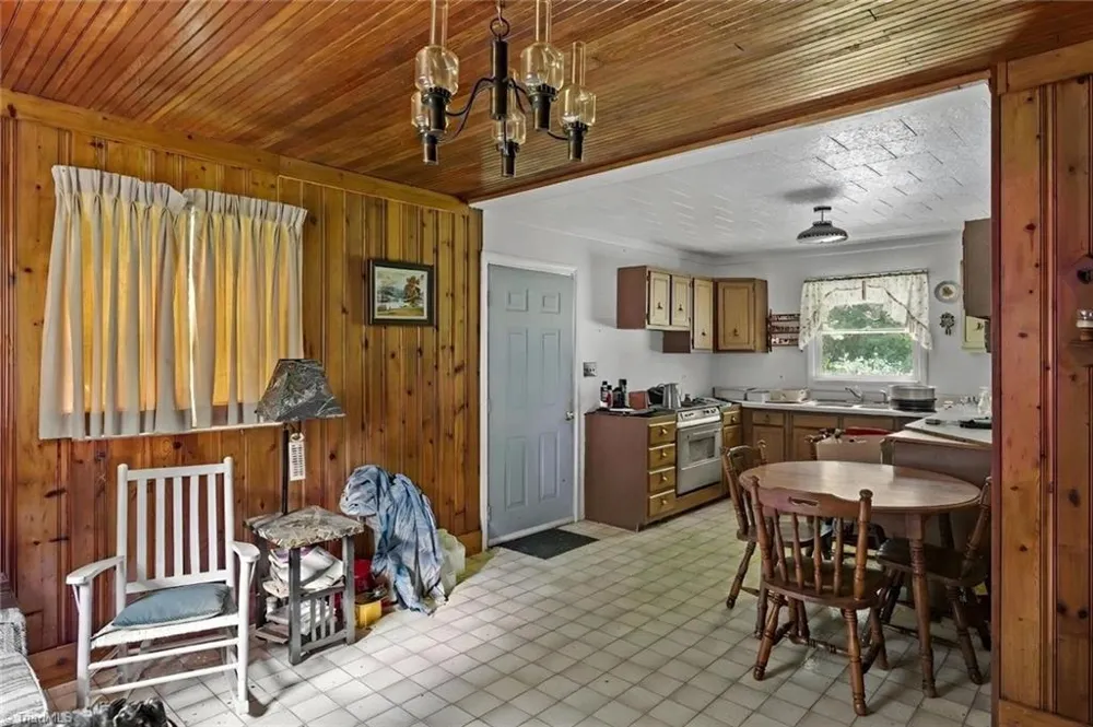 363 Good Hope Lane Thurmond, NC 28683