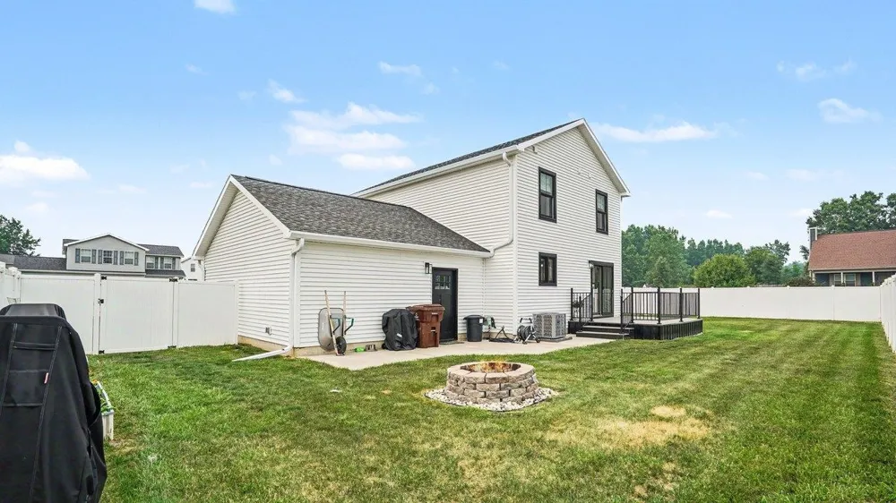 5113 Bridle Lane Union Charter Township, MI 48858