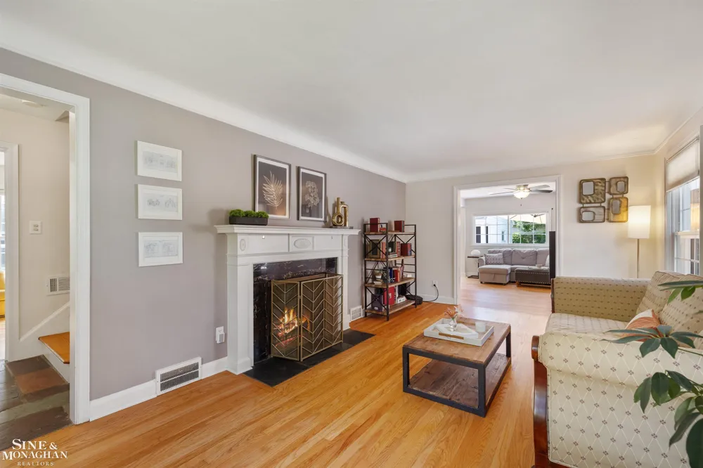 407 Lothrop Road Grosse Pointe Farms City, MI 48236