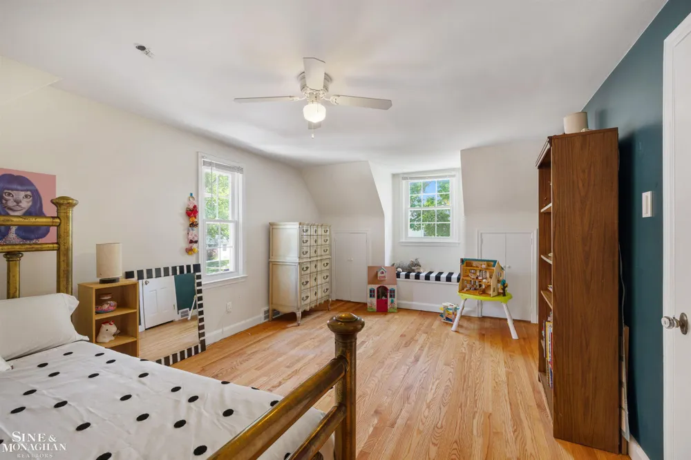 407 Lothrop Road Grosse Pointe Farms City, MI 48236