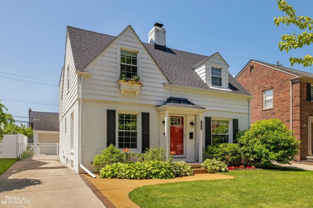 407 Lothrop Road Grosse Pointe Farms City, MI 48236