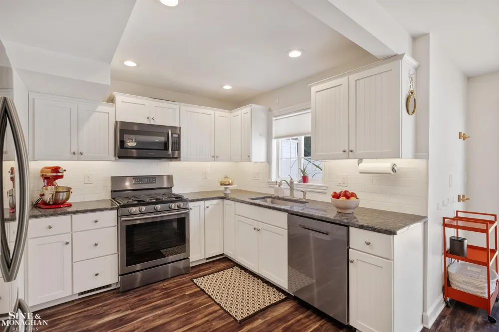 407 Lothrop Road Grosse Pointe Farms City, MI 48236