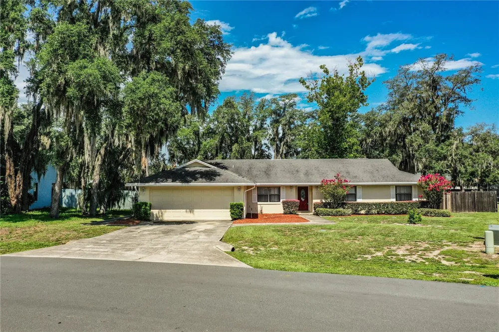 7716 NATURE TRAIL Lakeland, FL 33809