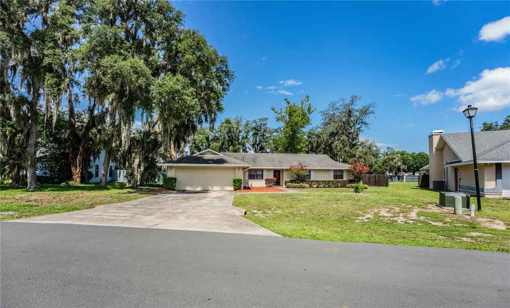 7716 NATURE TRAIL Lakeland, FL 33809