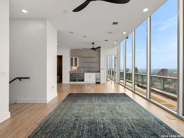 610 E Market #UNIT 3304 San Antonio, TX 78205