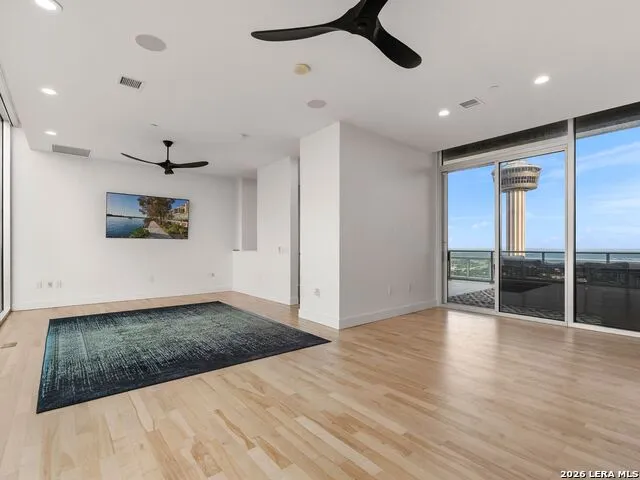 610 E Market #UNIT 3304 San Antonio, TX 78205